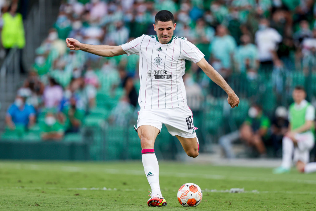 Tom Rogic of Celtic FC during the UEFA Europa League match between Real Betis Sevilla v Celtic at the Estadio Benito Villamarin on September 16, ...