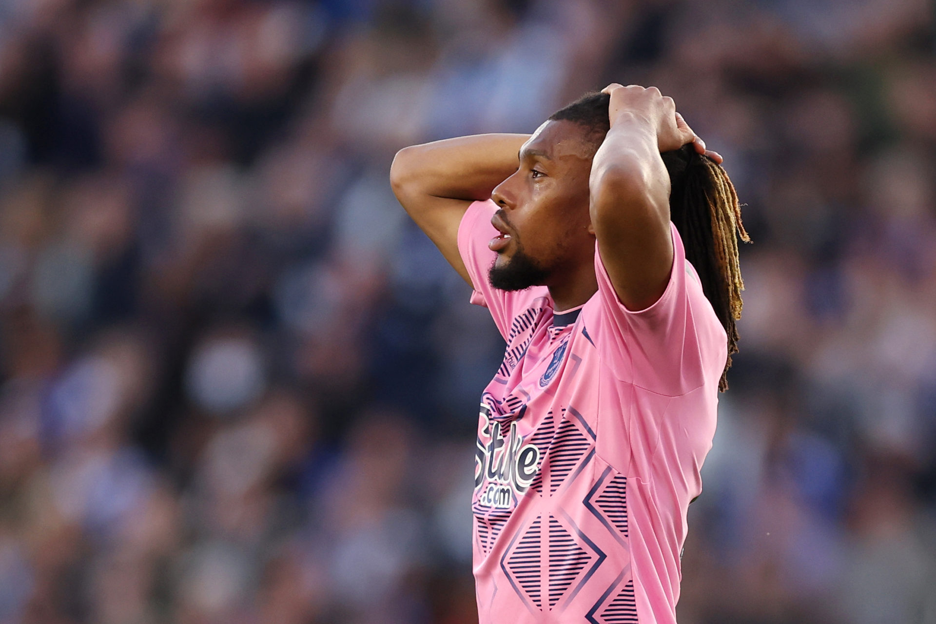 Richarlison Reacts After Seeing Alex Iwobi S Performance For Everton