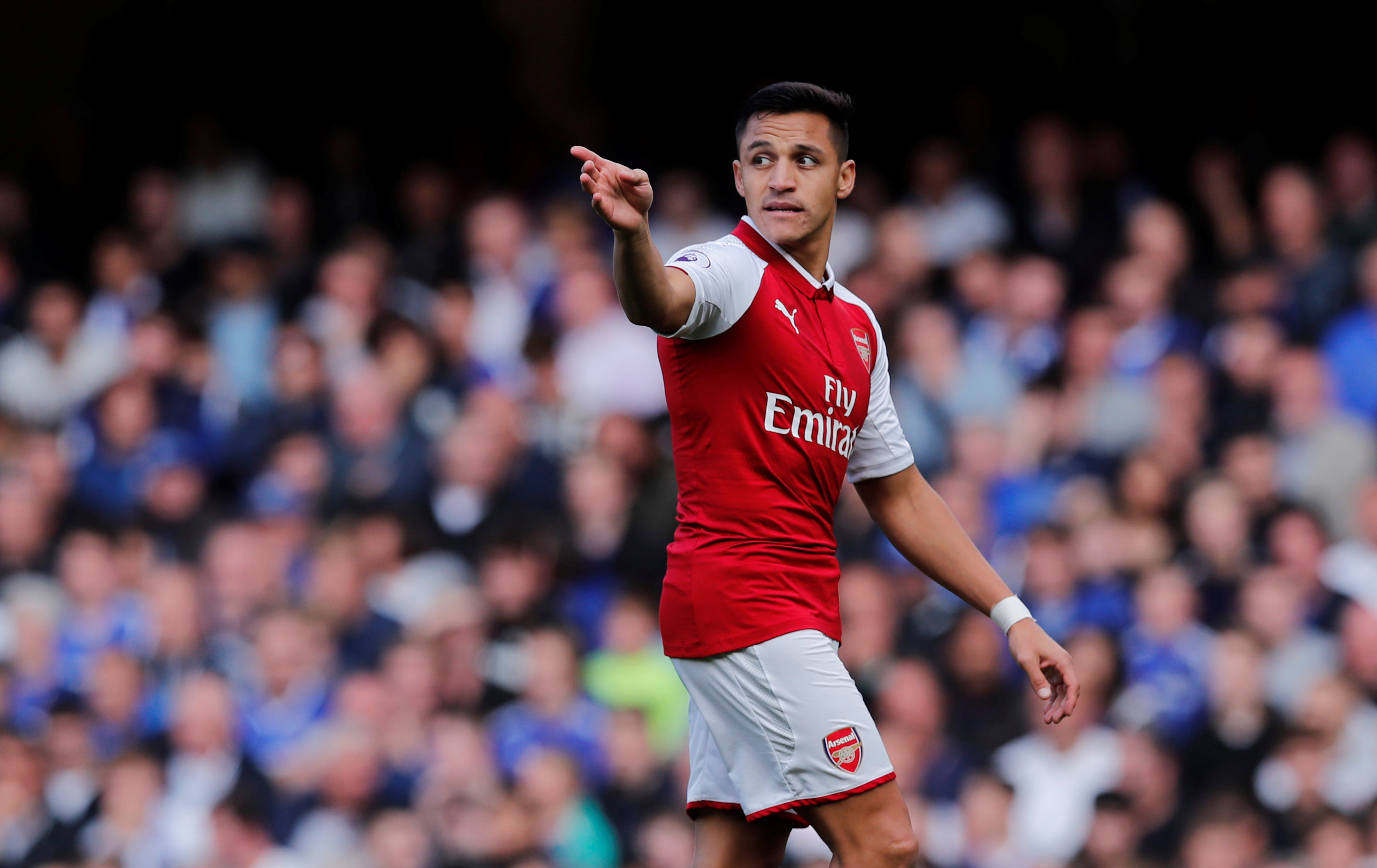 Why Manchester United must go all out to steal Alexis Sanchez away from Manchester City