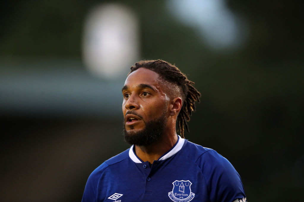 Everton mustn't be tempted by Ashley Williams contract extension