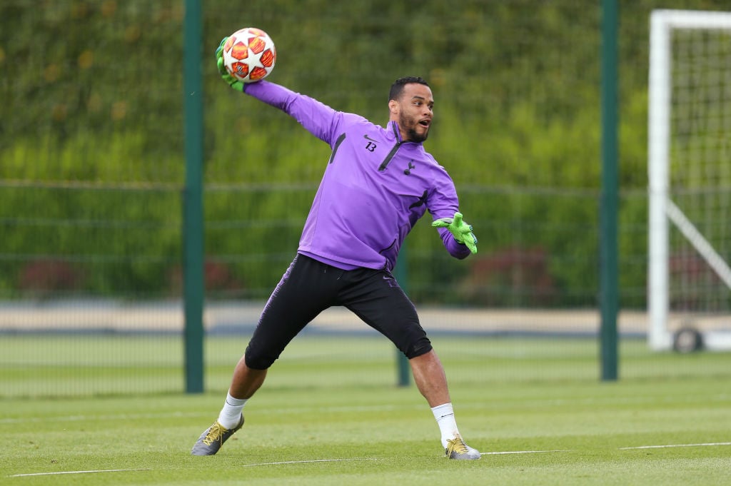 Tottenham Hotspur FC news: Michel Vorm to stay at club until 2019