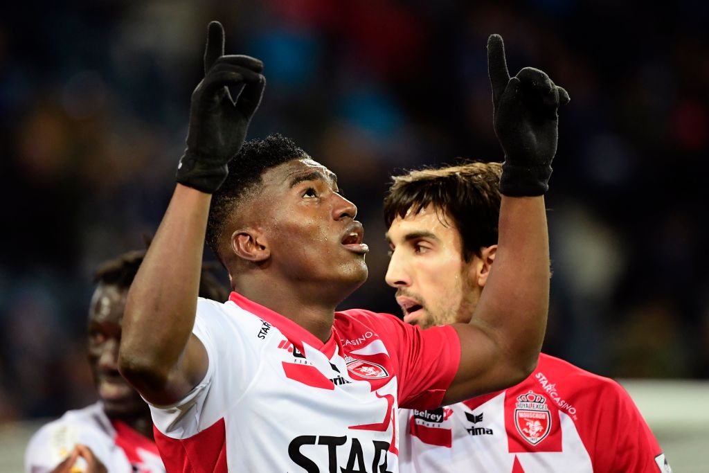 'Great business', 'Buy-back clause' - Liverpool fans discuss £15m Taiwo Awoniyi exit rumours