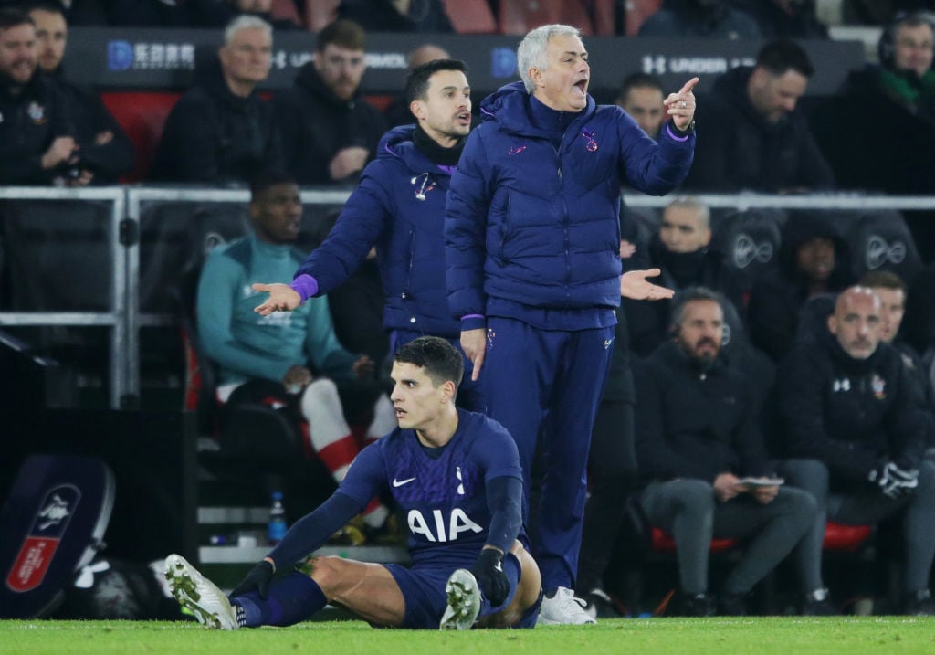 Report: Manchester United and Tottenham in discussions over Islam Slimani transfer