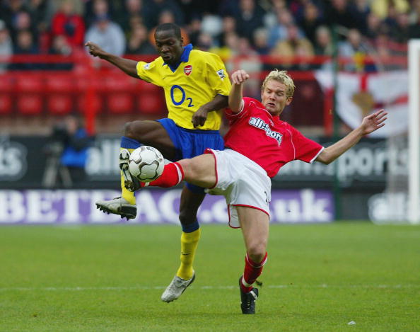 Lauren battles with Jonatan Johansson