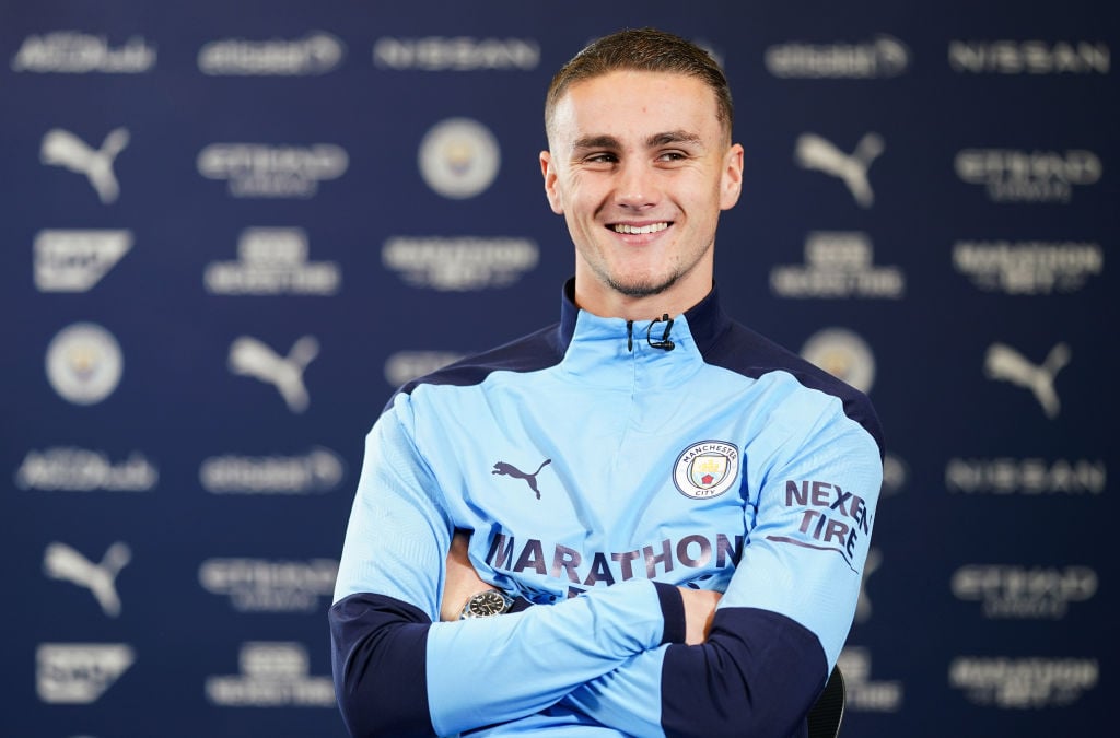 Taylor Harwood-Bellis Signs a Contract Extension at Manchester City