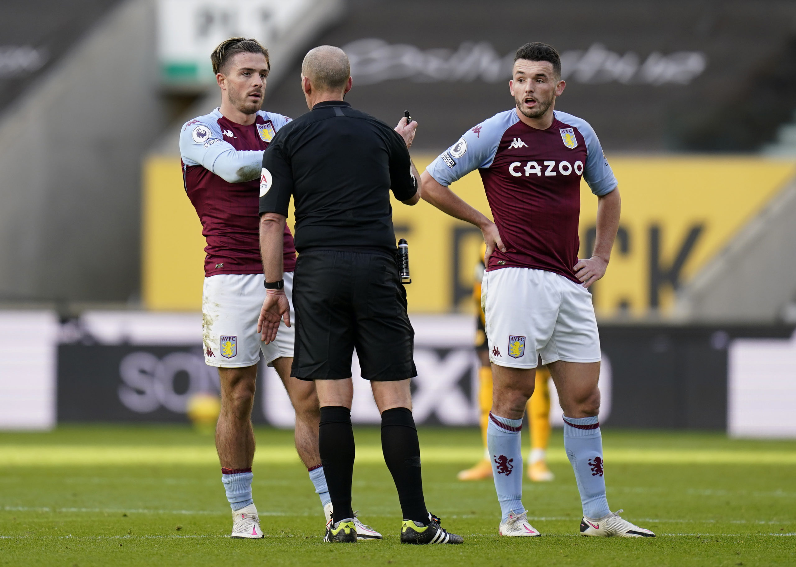 aston-villa-jack-grealish-john-mcginn-mike-dean-wolverhampton-wanderers-premier-league-molinuex