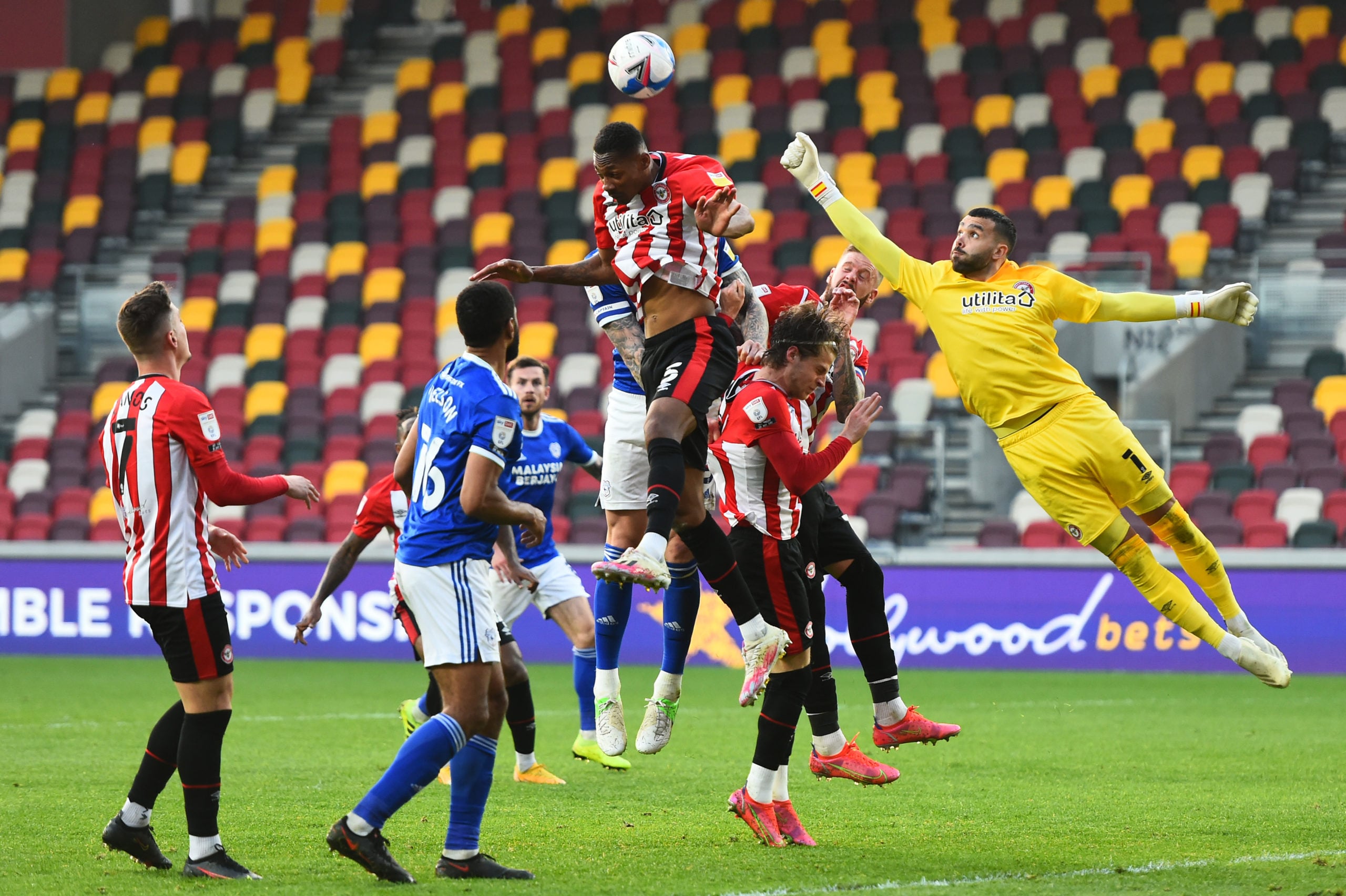 brentford-david-raya-cardiff-city-championship