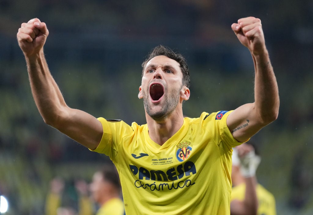 Former Leeds loanee Alfonso Pedraza celebrates Europa League win