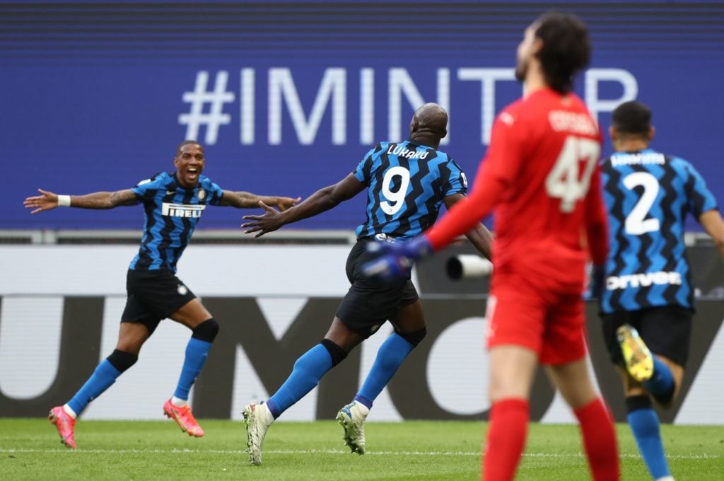 inter-milan-ashley-young-sassuolo-serie-a