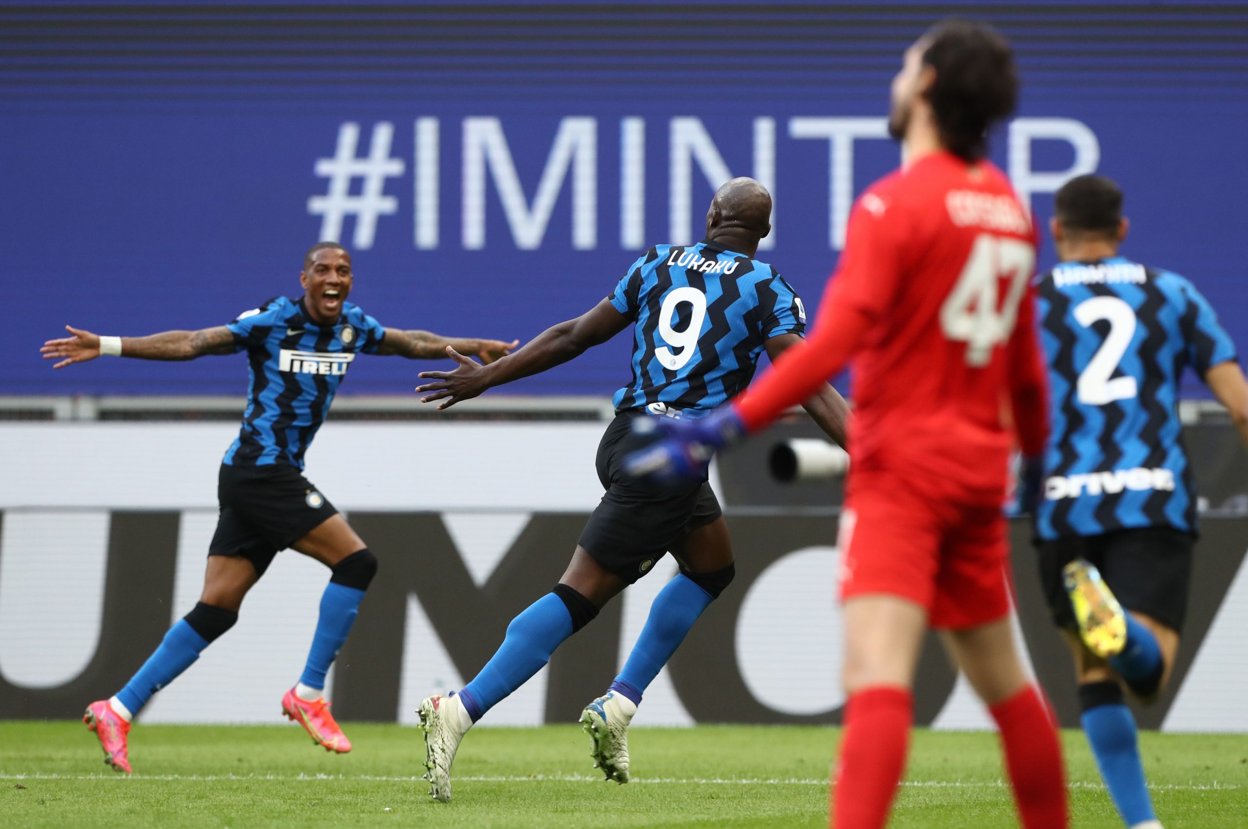 inter-milan-ashley-young-sassuolo-serie-a
