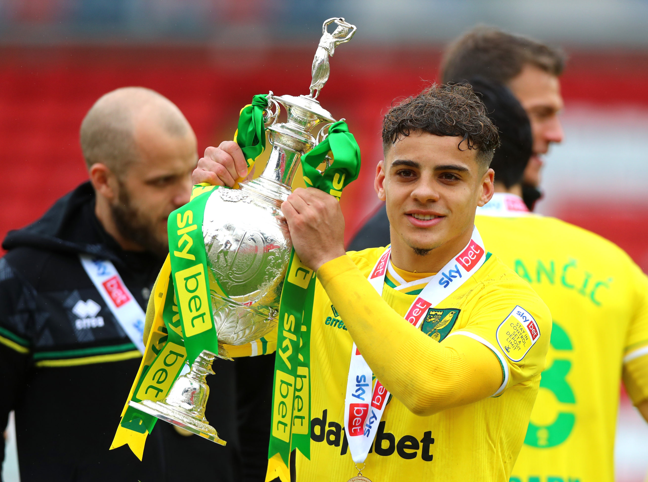 norwich-city-max-aarons-championship