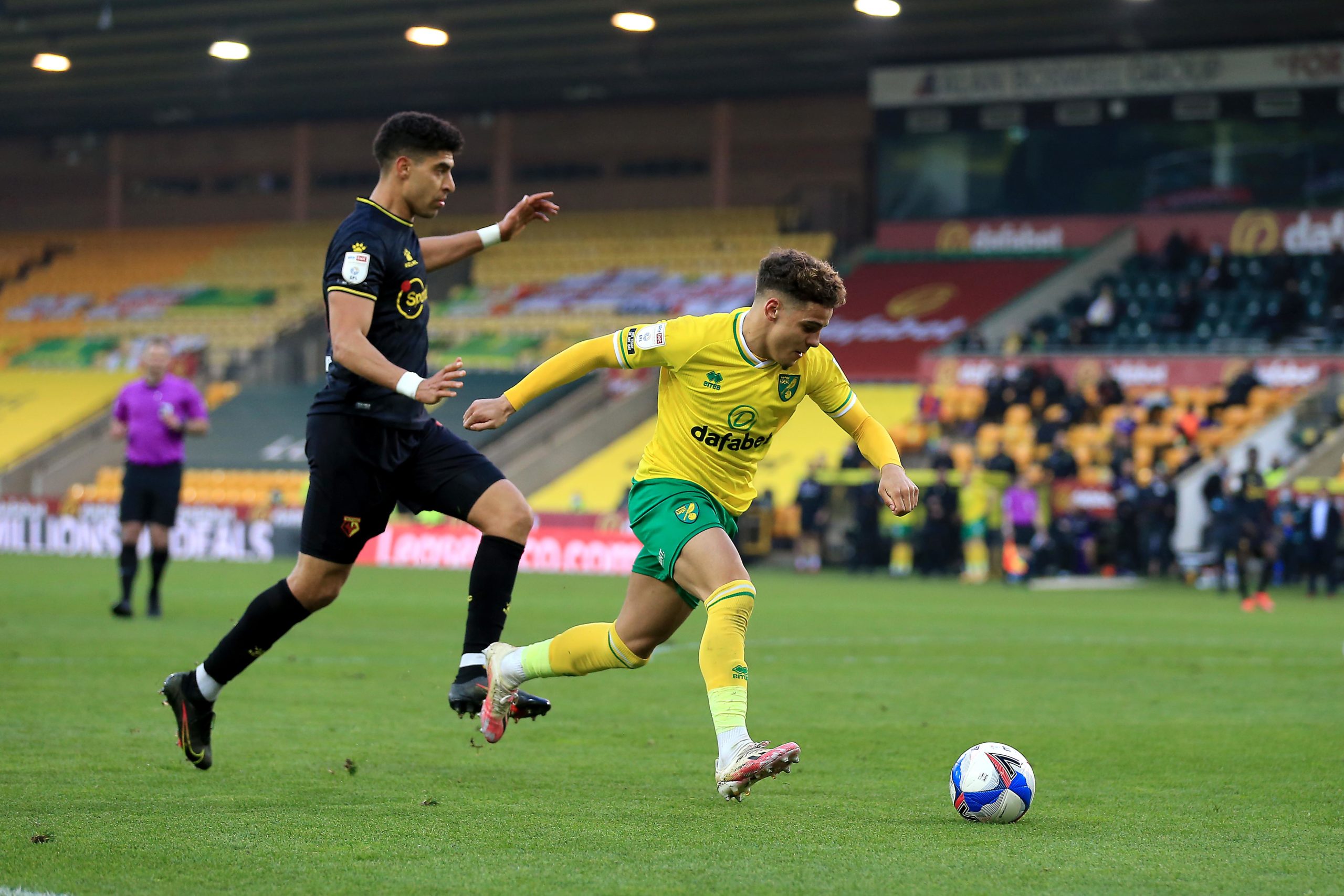 norwich-city-max-aarons-watford-adam-masina-carrow-road-championship