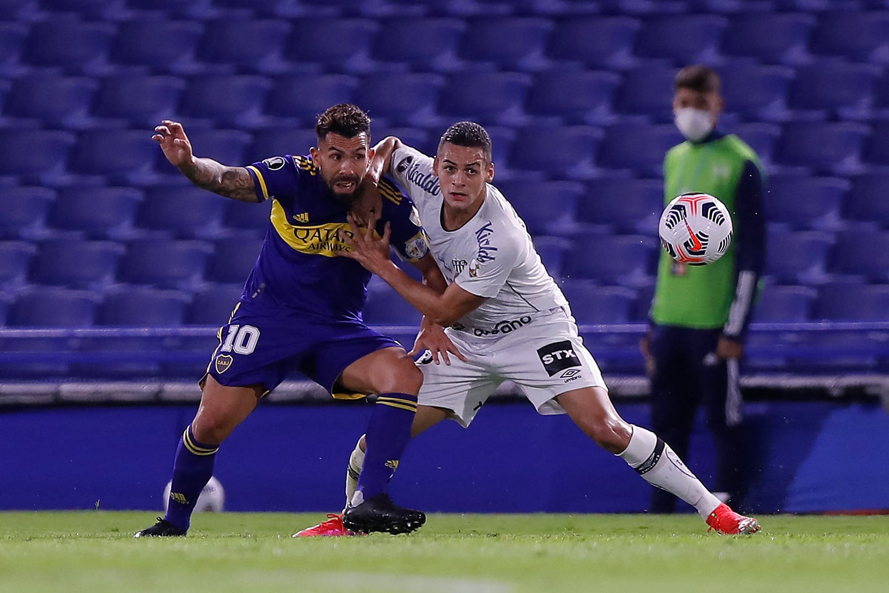 santos-kaiky-melo-boca-juniors-carlos-tevez-copa-libertadores