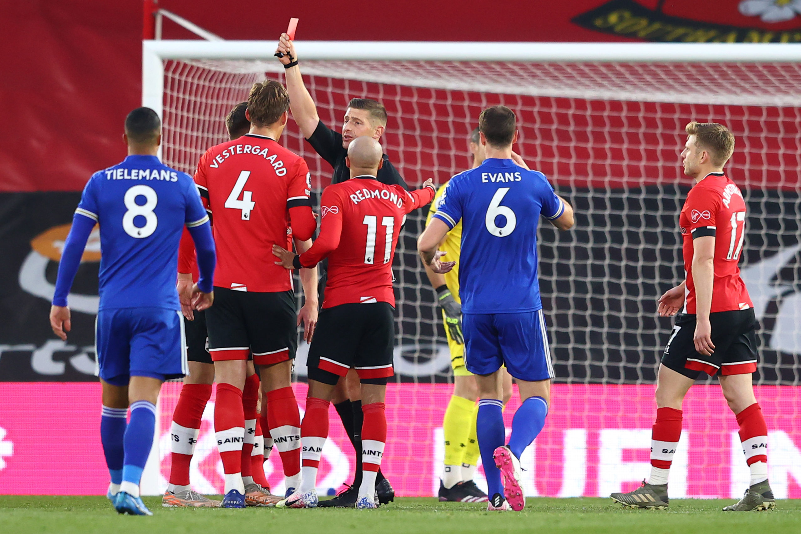 southampton-jannik-vestergaard-leicester-city-jamie-vardy-premier-league-st-marys