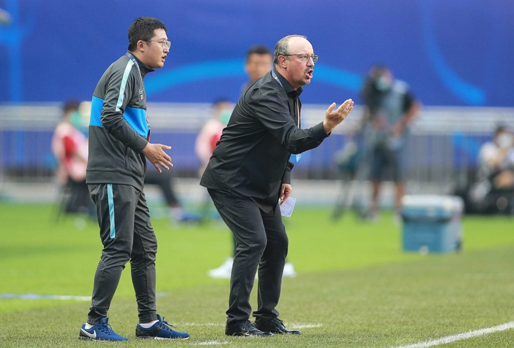 next-everton-manager-candidate-rafa-benitez-moshiri-ancelotti-replacement-gestures-during-chinese-super-league-game-dalian-pro-shanghai-shenhua