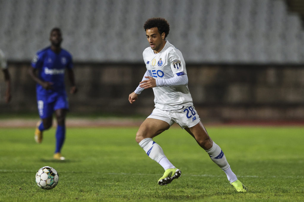 west-ham-united-transfer-gossip-felipe-anderson-lazio-target-dribbles-with-ball-porto-loan-belenses-liga-nos