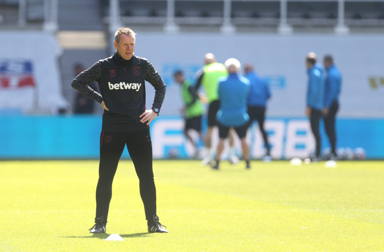 West Ham coach Pearce thinks Jesse Lingard is too good to sit on the bench