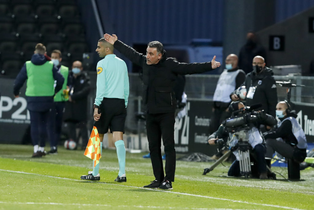 everton-next-manager-candidate-christope-galtier-lille-ligue-1-gestures-to-players-angers