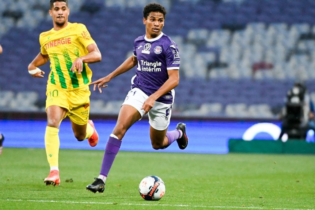 arsenal-transfer-gossip-milan-lille-target-toulouse-striker-amine-adli-runs-with-ball-during-ligue-1-promotion-play-off-nantes