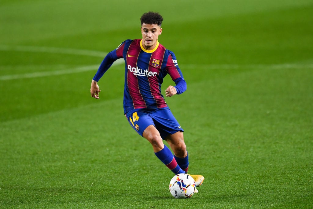liverpool-leicester-city-transfer-gossip-target-philippe-coutinho-barcelona-dribbles-with-ball-levante-la-liga
