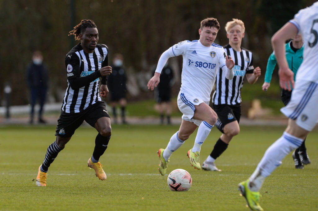 newcastle-united-winger-christian-atsu-transfer-contract-leeds-united-under23s-dribbles-ball-premier-leauge-2