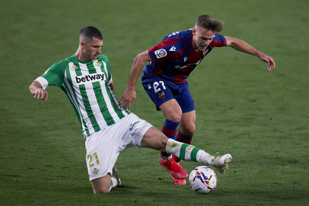 arsenal-transfer-gossip-guido-rodriguez-target-real-betis-battles-for-possession-tackles-levante-daniel-gomez-la-liga