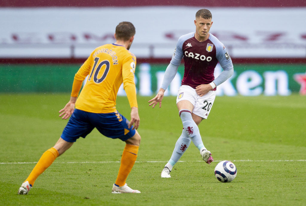 west-ham-united-transfer-target-ross-barkley-chelsea-loan-aston-villa-battles-possesion-everton-gylfi-sigurdsson-villa-park-premier-league