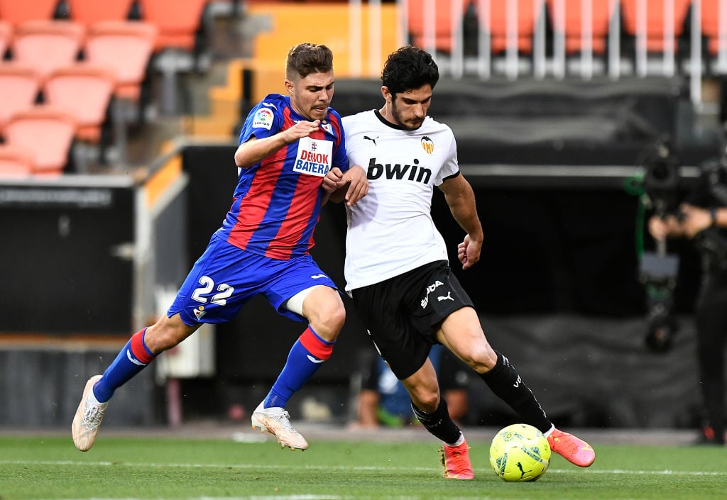 everton-transfer-gossip-target-goncalo-guedes-valencia-battles-for-ball-eibar-alejandro-pozo-la-liga