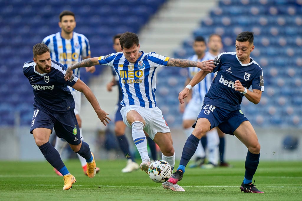 liverpool-transfer-gossip-valencia-fiorentina-target-porto-midfielder-otavio-battles-belenses-afonso-sousa-miguel-cardoso-for-possession-liga-nos