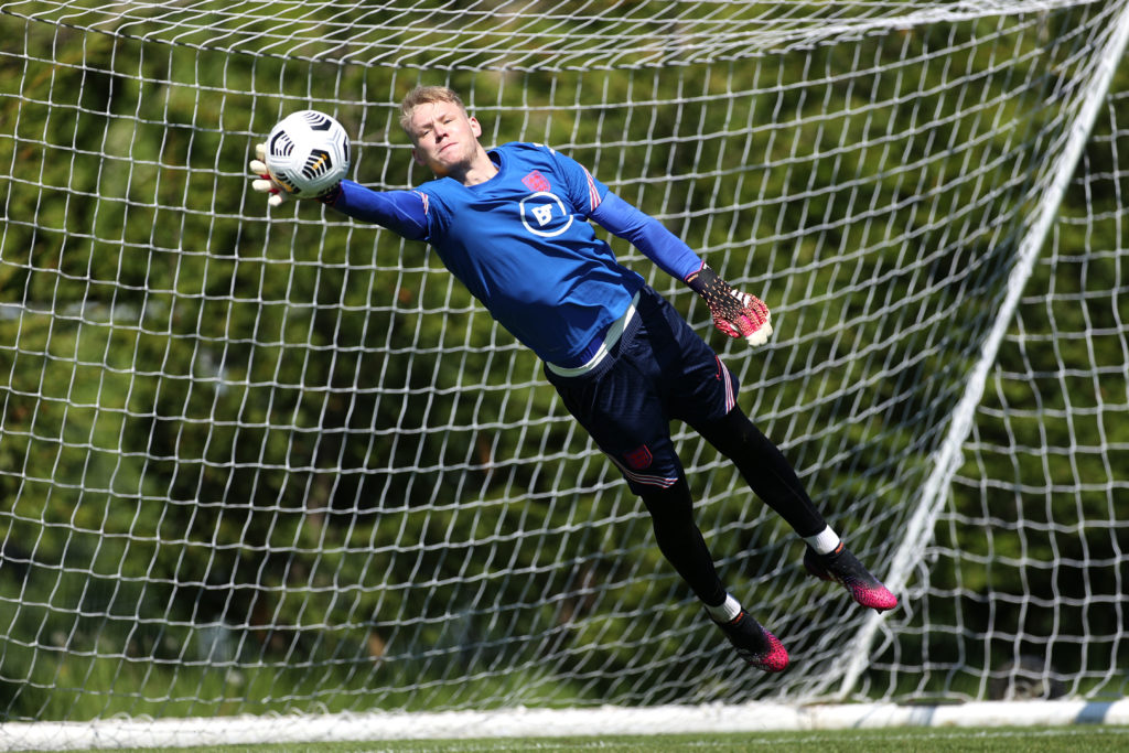 arsenal-transfer-gossip-mikel-arteta-goalkeeper-target-sheffield-united-aaron-ramsdale-england-training-euro-2020