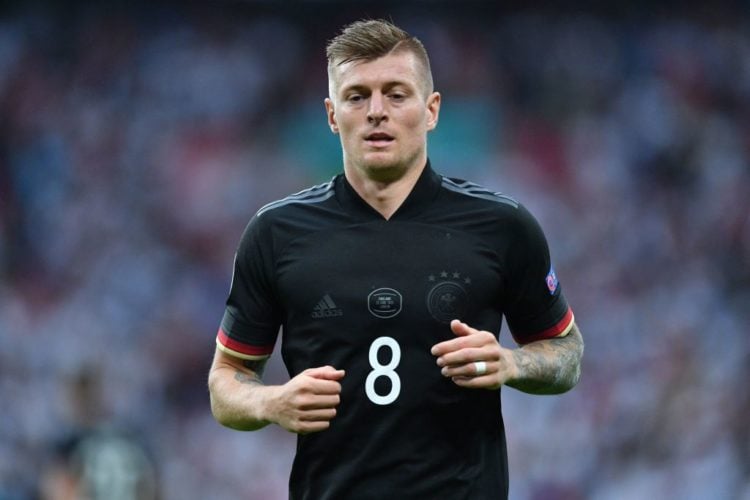 Toni Kroos sends six-word message to Arsenal star after Friday annoncement