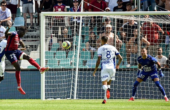 FBL-FRA-LIGUE1-CLERMONT-TROYES