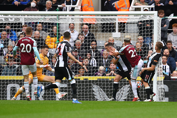 Newcastle United v West Ham United - Premier League