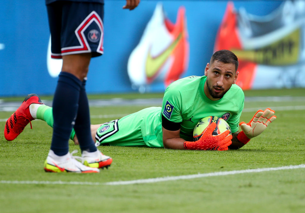 Paris Saint-Germain v Clermont Foot 63 - Ligue 1