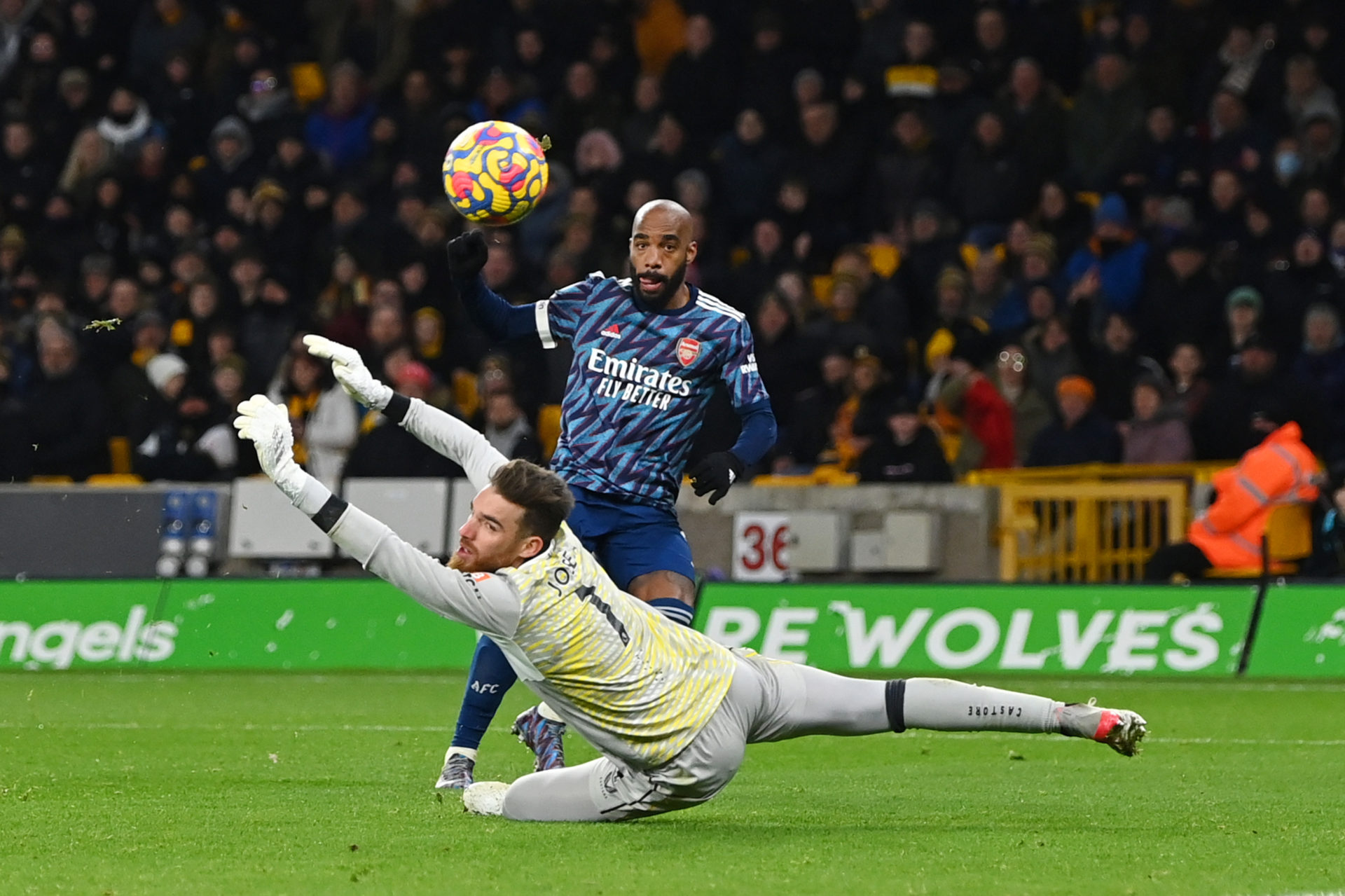 Lacazette reveals discussion with Arteta on Arsenal bench at Wolves