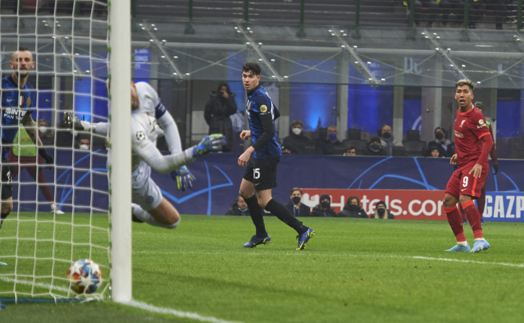 FC Internazionale v Liverpool FC: Round Of Sixteen Leg One - UEFA Champions League