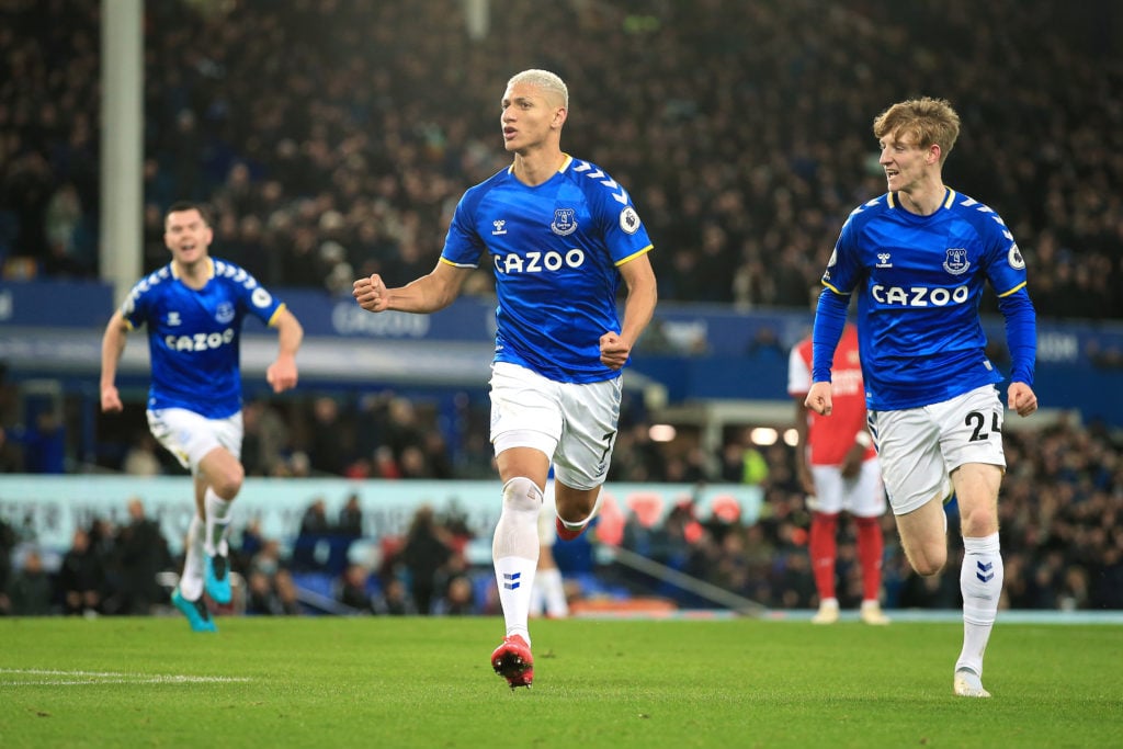 Richarlison diving