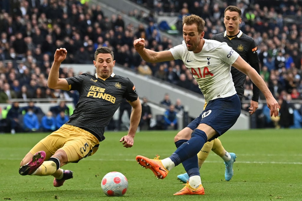 TOPSHOT-FBL-ENG-PR-TOTTENHAM-NEWCASTLE