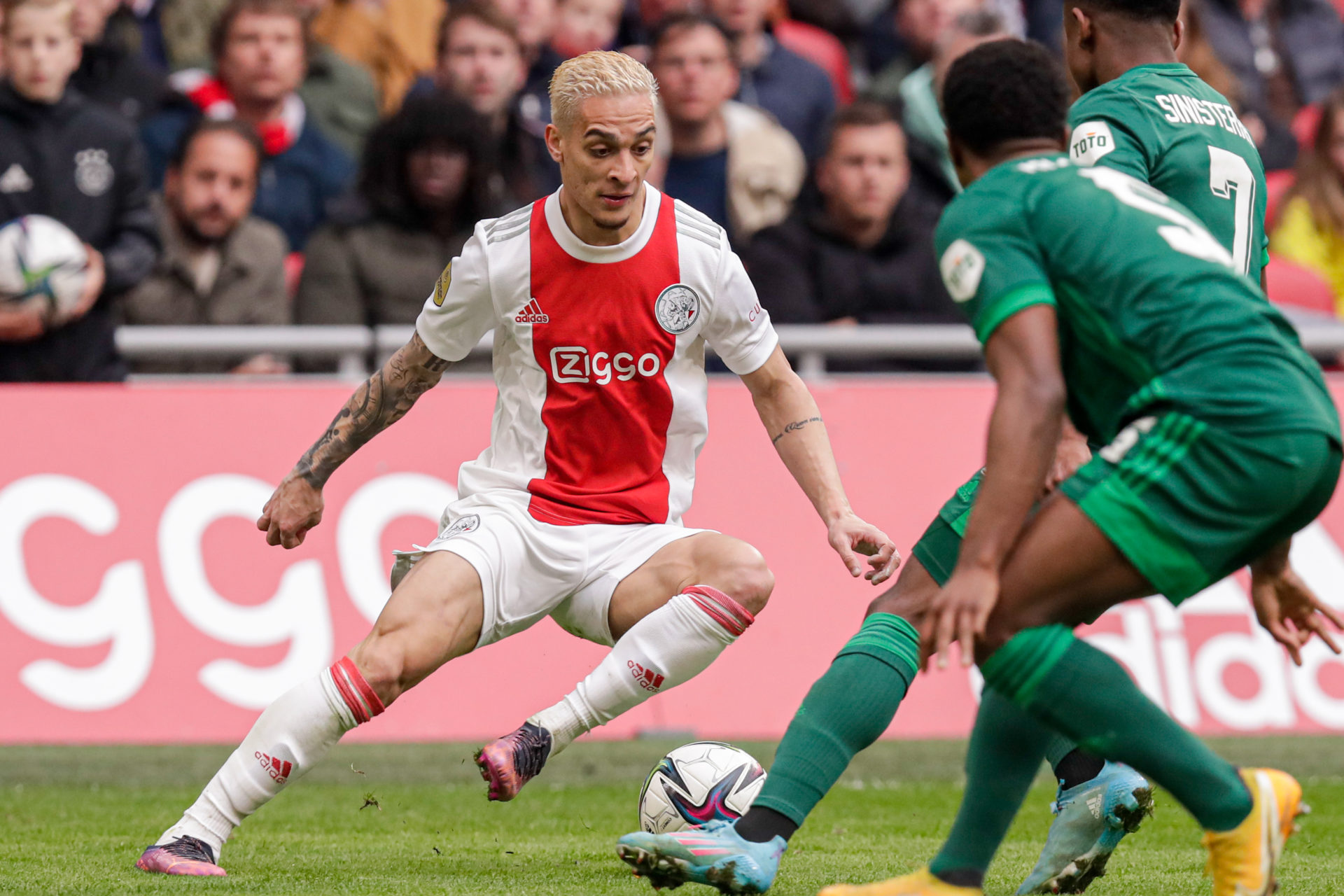 Report: Arsenal in race to sign Antony; Spurs no longer in running