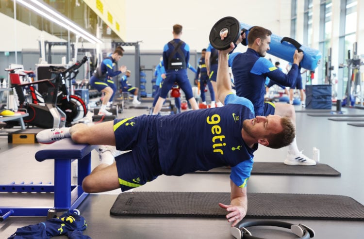 Video: Harry Kane left applauding after what 18-year-old Tottenham prospect did in training yesterday