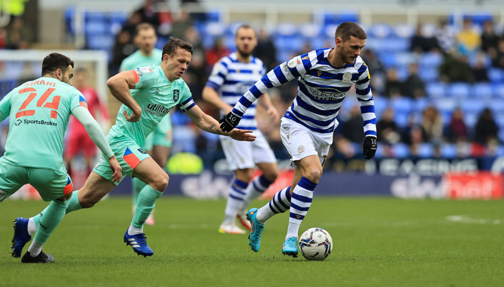 Reading v Huddersfield Town - Sky Bet Championship