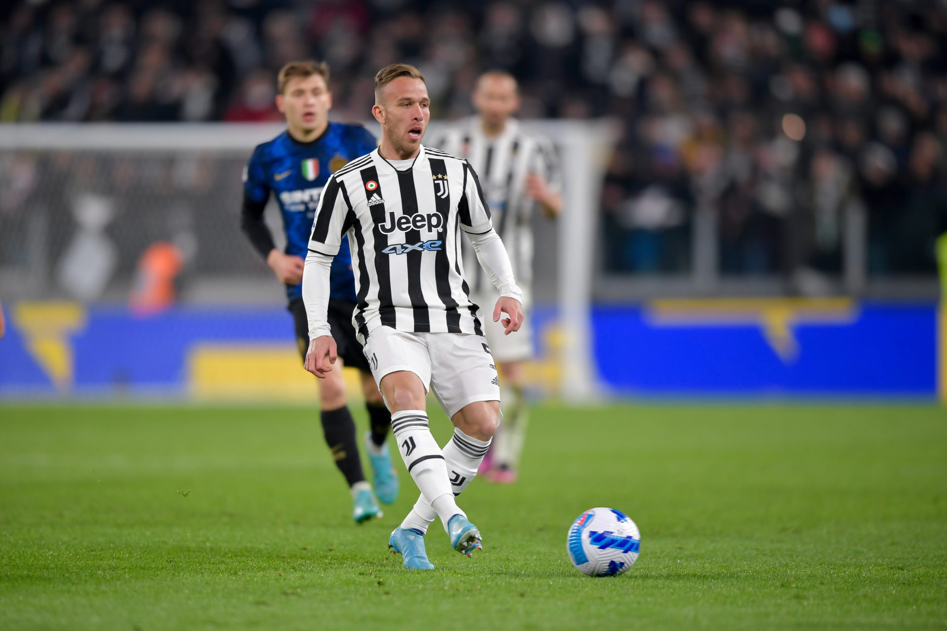 Arsenal in Arthur talks
