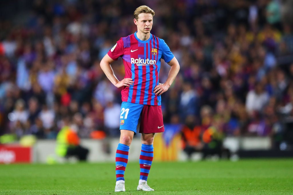 Liverpool told to sign de Jong