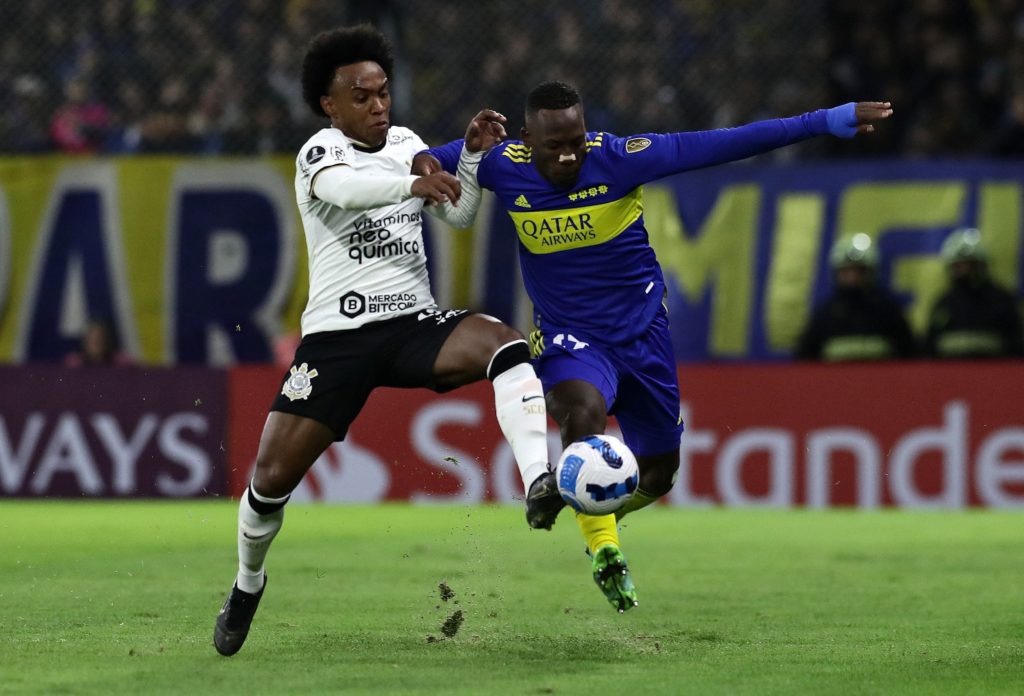 FBL-LIBERTADORES-BOCA-CORINTHIANS