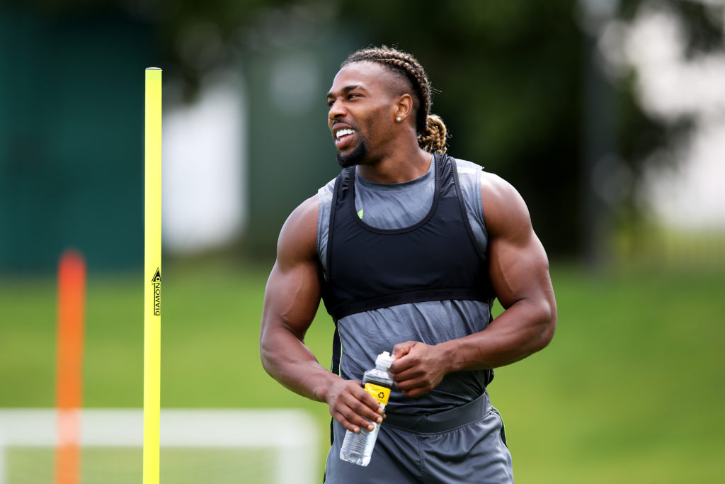Michail Antonio stronger than Adama Traore