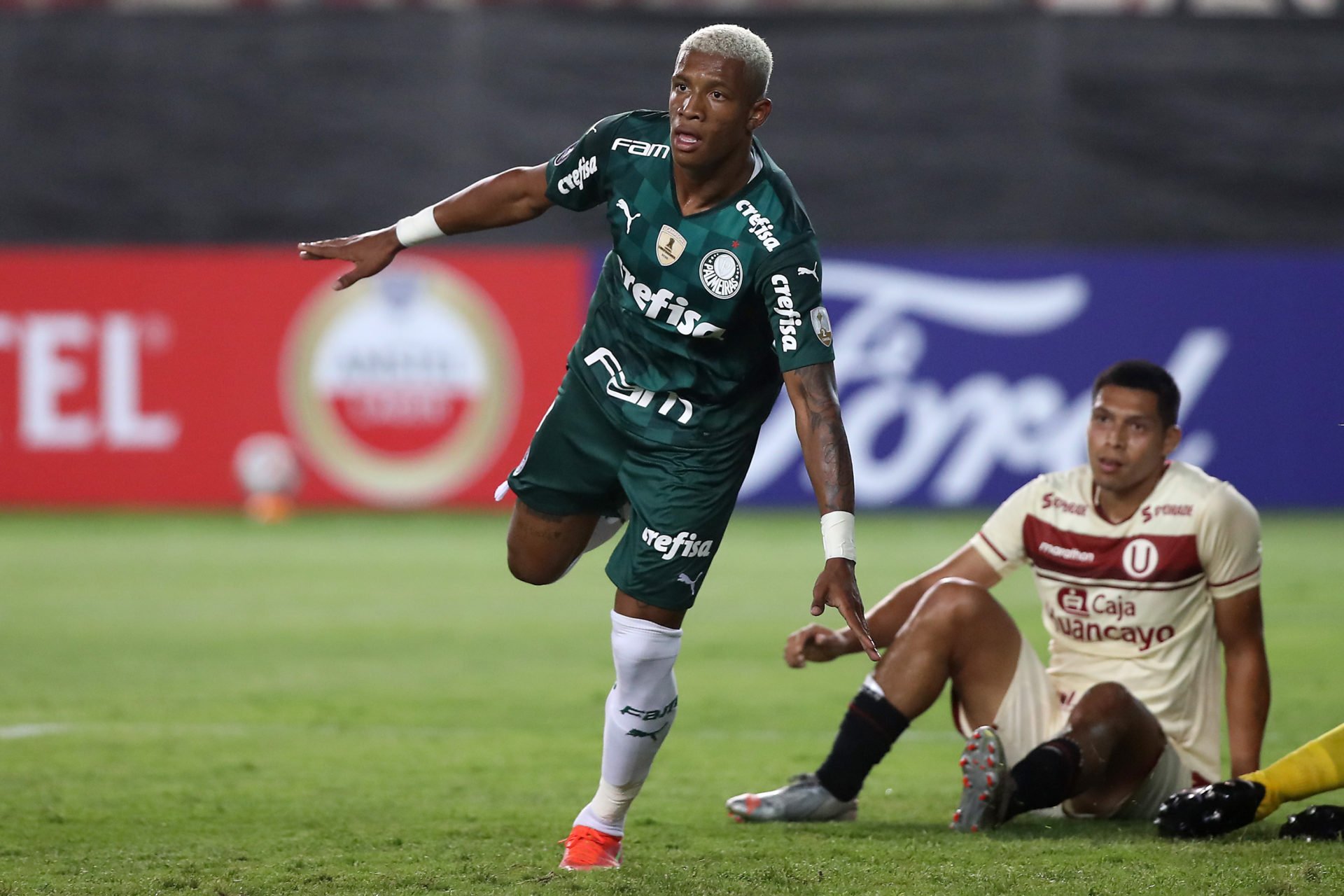 Universitario v Palmeiras - Copa CONMEBOL Libertadores 2021
