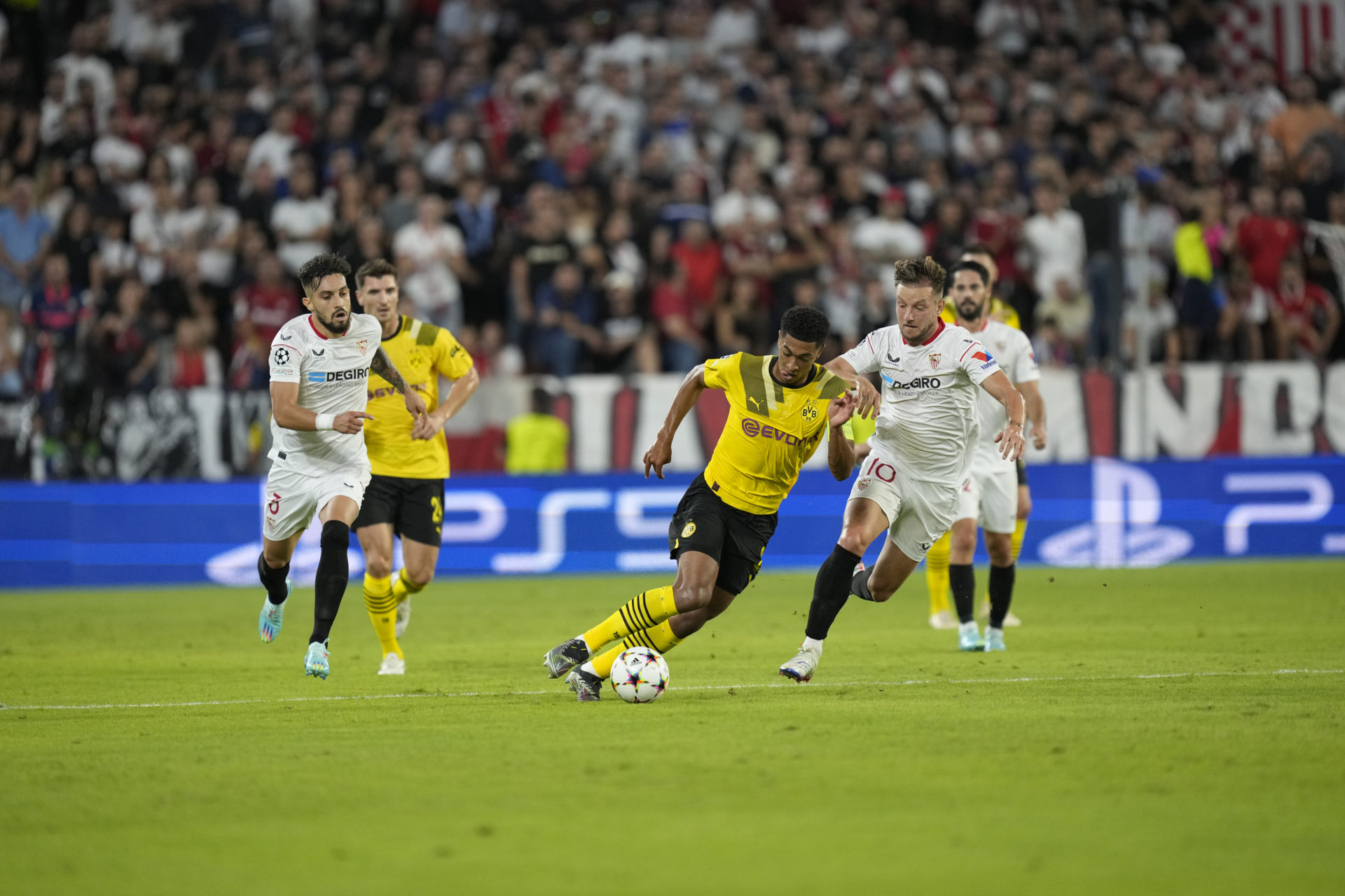 Sevilla FC v Borussia Dortmund: UEFA Champions League