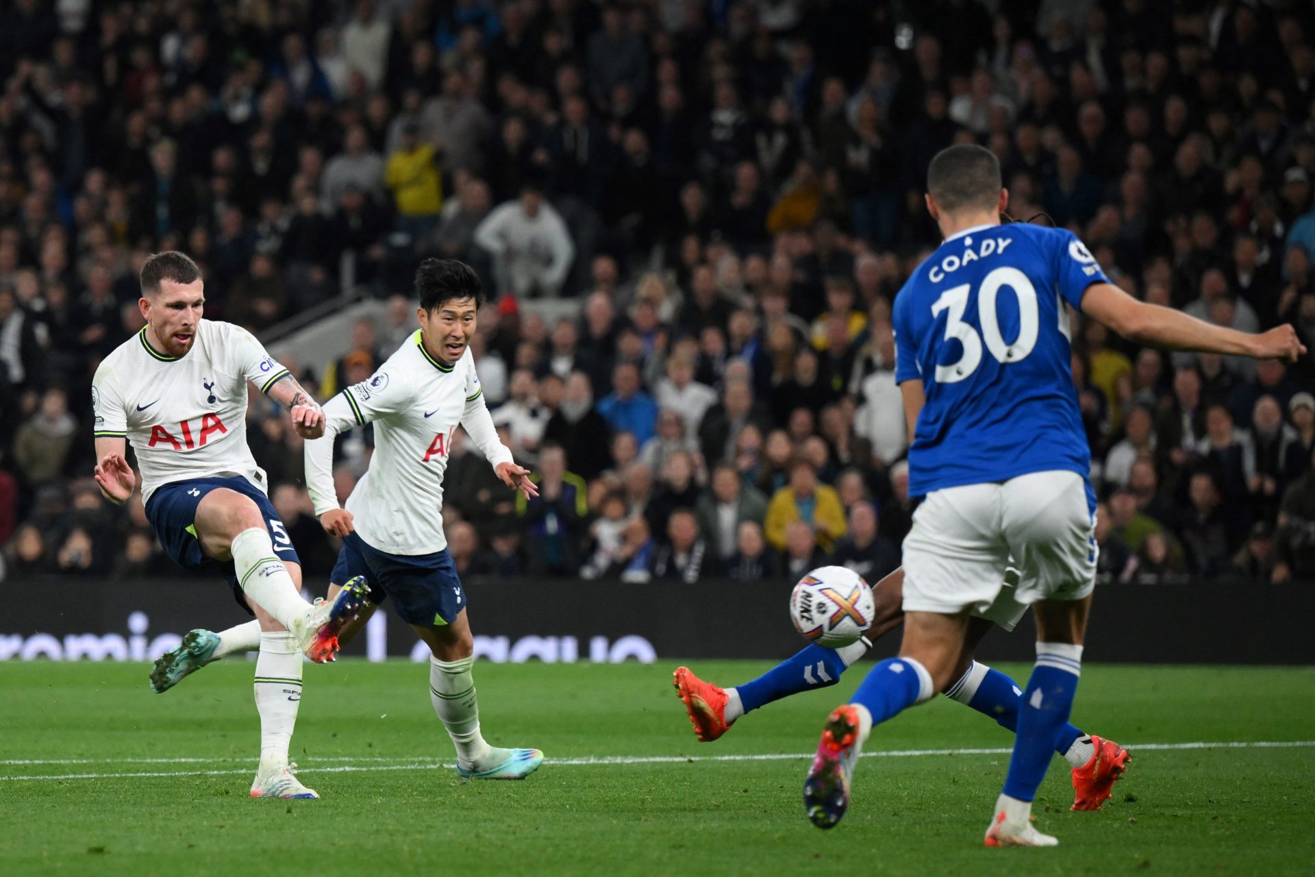 FBL-ENG-PR-TOTTENHAM-EVERTON
