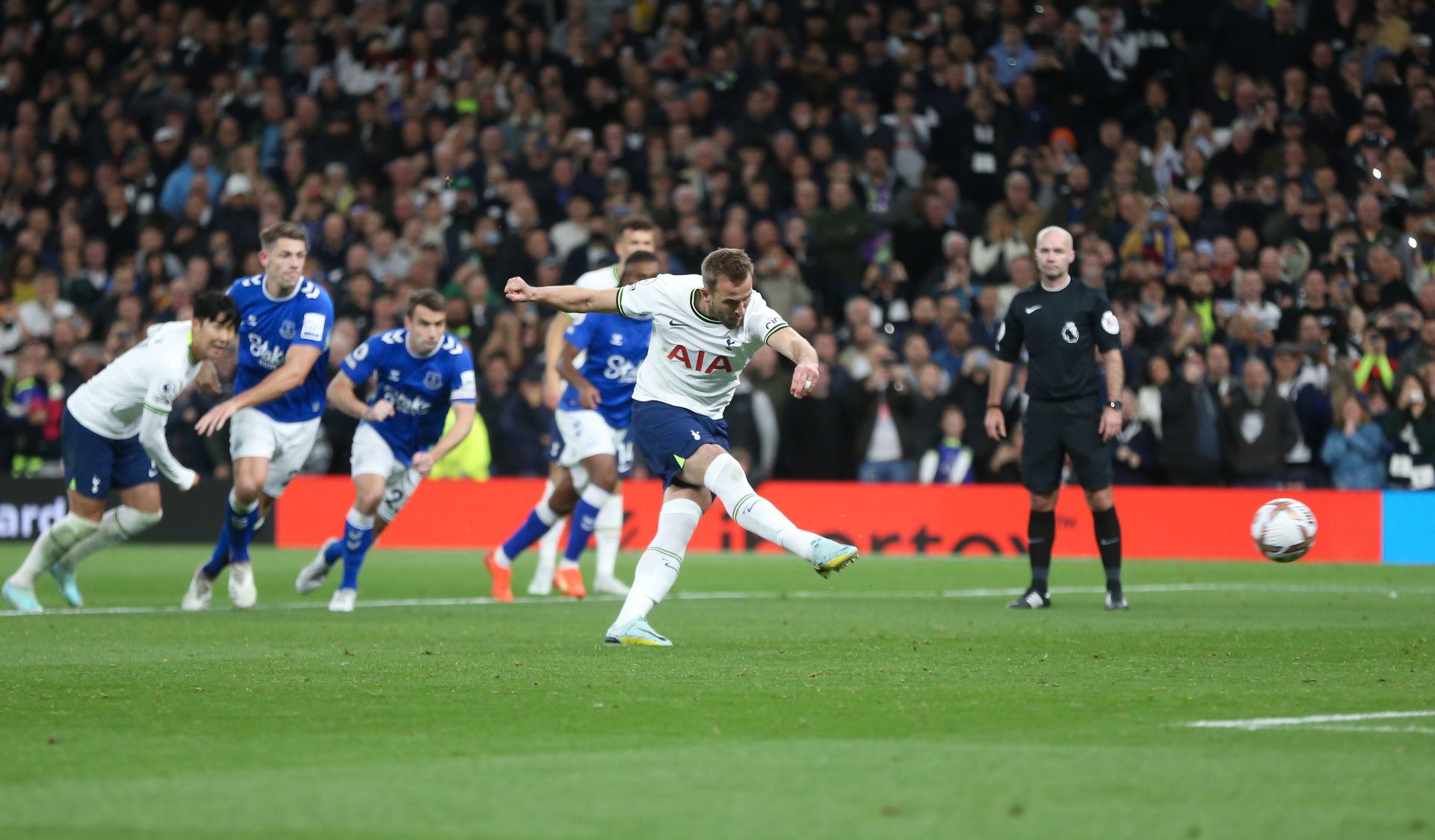 Tottenham Hotspur v Everton FC - Premier League