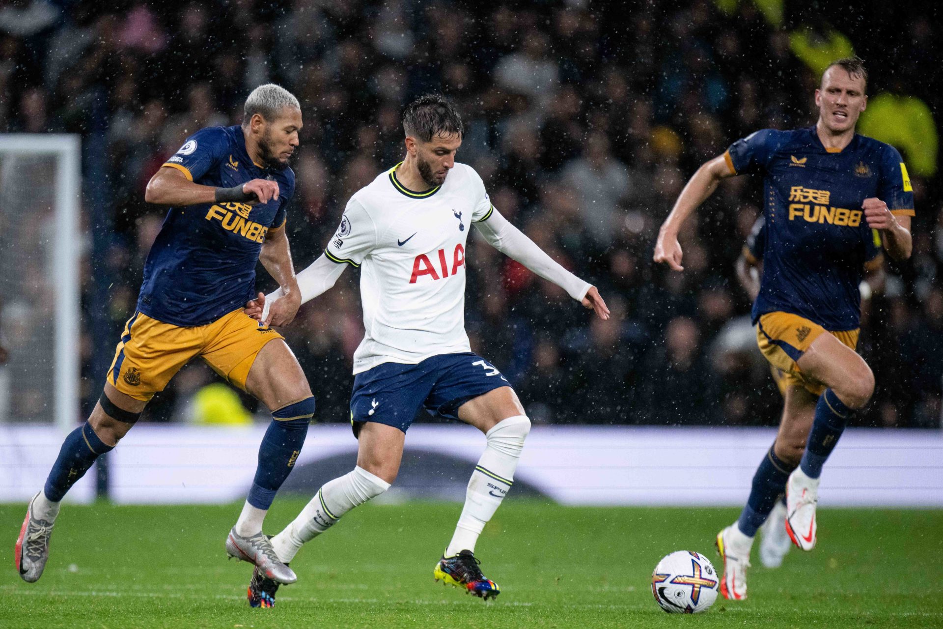 Tottenham Hotspur v Newcastle United - Premier League